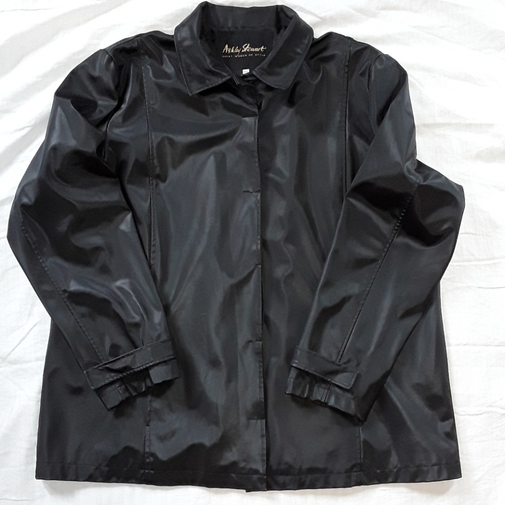 Women's rain jacket